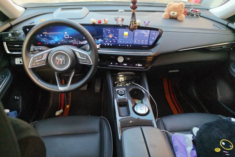 Used Buick Envision 2025 Encore Plus 28T Two-Wheel-Drive Platinum Edition