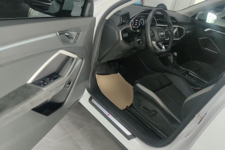 Used Audi Q3 2019 40 TFSI Fashion Dynamic Model
