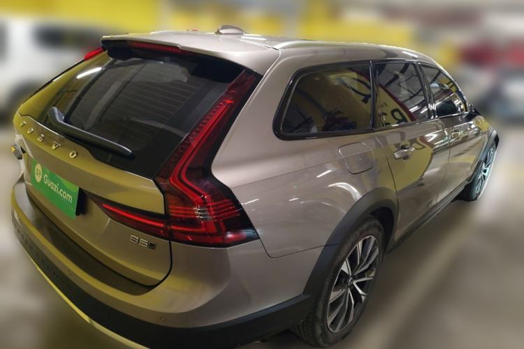 Used Volvo V90 2021 Cross Country B5 AWD Smart Range Edition