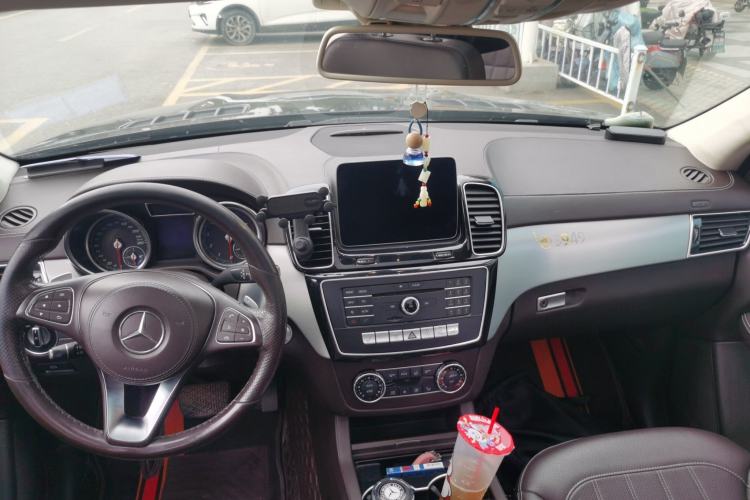 Used Mercedes-Benz GLS 2018 Facelift GLS 320 4MATIC Center Console