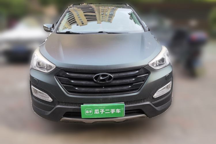 Used Hyundai Santa Fe 2015 2.0T Automatic 4x4 Top-Grade 7-Seater Front