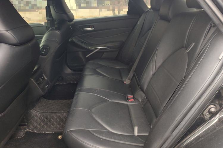 Used Toyota Avalon 2019 Dual-Engine 2.5L Luxury Edition China VI Standard
