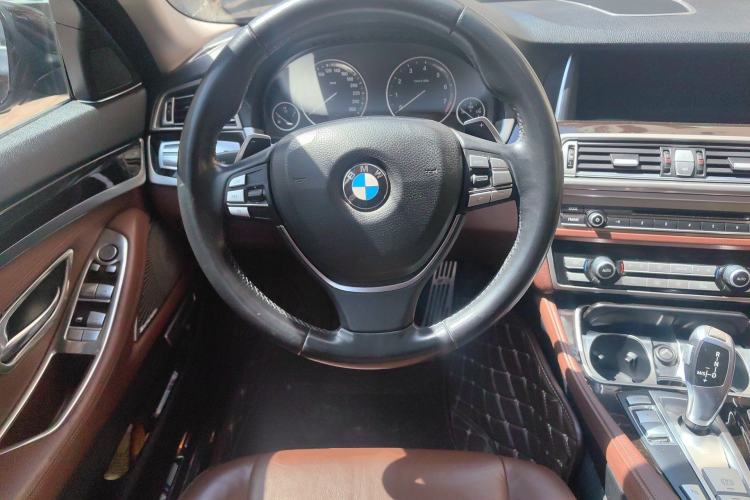 Used BMW 5 Series 2014 535Li Leading Model Steering Wheel