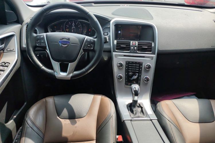 Used Volvo XC60 2017 T5 AWD Smart Upgrade Edition
