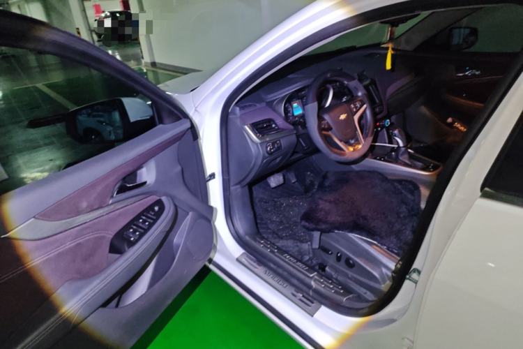 Used Chevrolet Malibu 2016 1.6T Automatic Luxury Edition Driver Seat