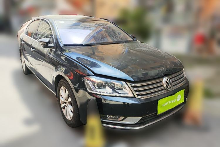 Used Volkswagen Magotan 2013 1.8TSI Luxury Model Front Right 45 Deg