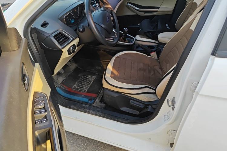 Used Ford Escort 2015 1.5L Manual Comfort Model
