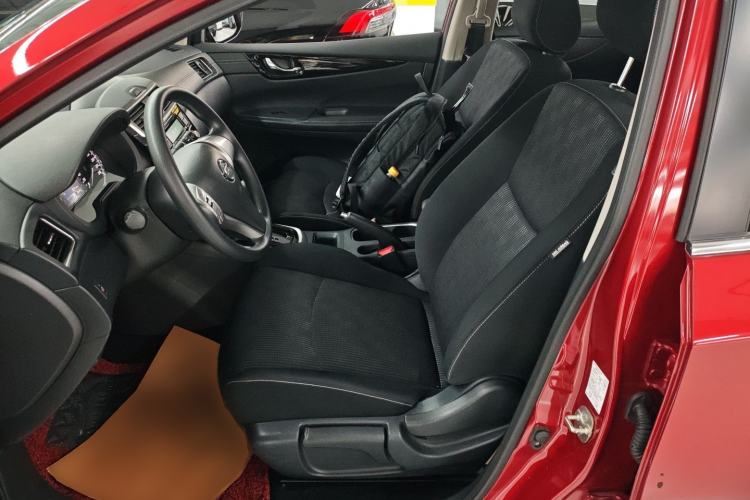 Used Nissan Tiida 2016 1.6L CVT Cool Dynamic Edition Left Front Seat