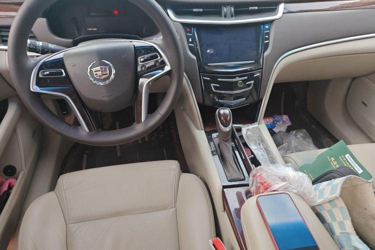 Used Cadillac XTS 2015 28T Elite Model Center Console