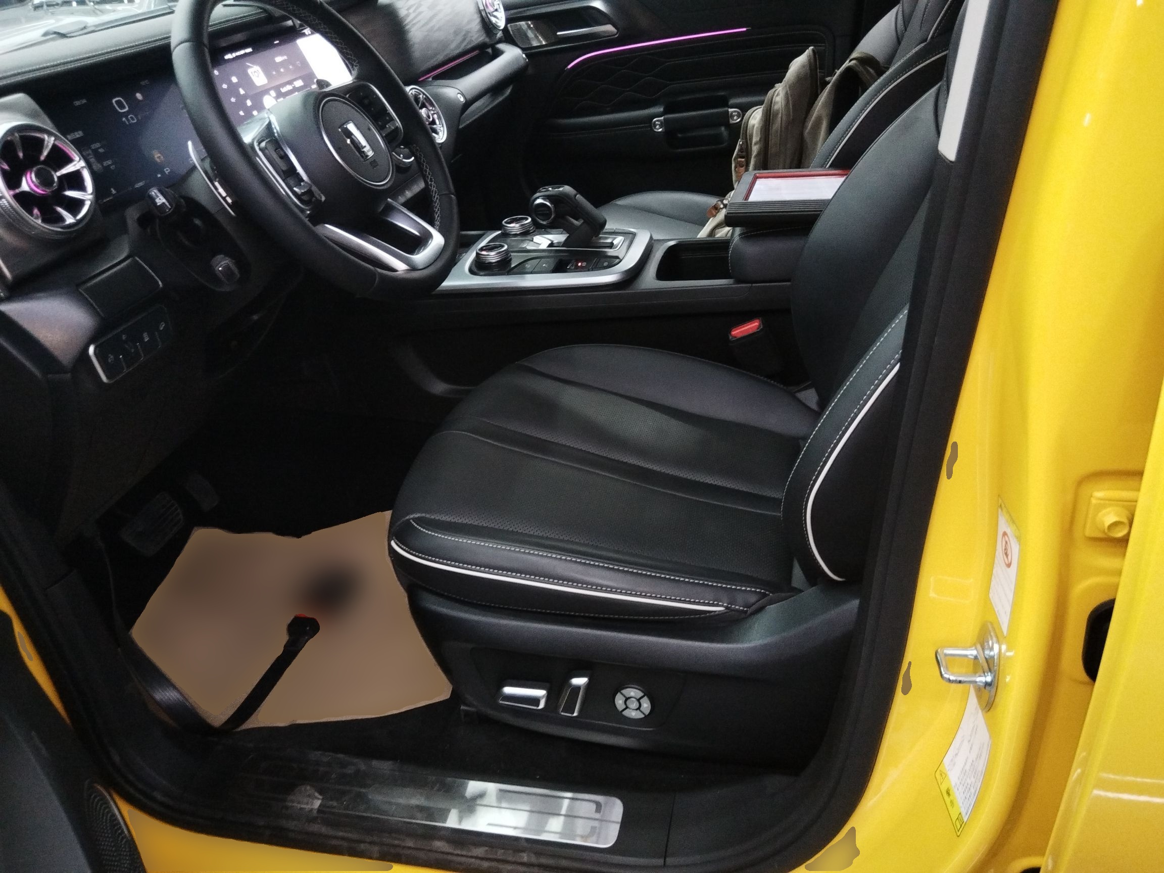 Переднее сиденье в автомобиле