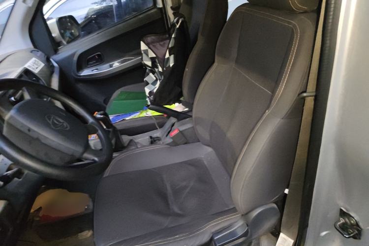 Used CHANGAN KAICHENG Ruixing M60 2023 1.6L CNG Comfort-Grade 6-Seater Passenger Vehicle