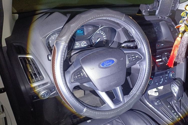 Used Ford Focus 2017 Hatchback 1.6L Automatic Fashion Edition Smart Drive Version
