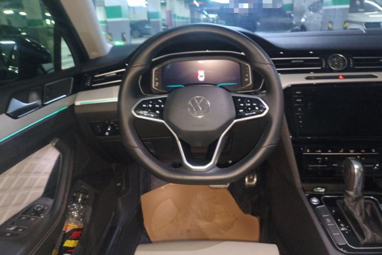 Used Volkswagen Magotan 2023 2 Million Units Commemorative Edition 330TSI DSG Luxury Version Steering Wheel