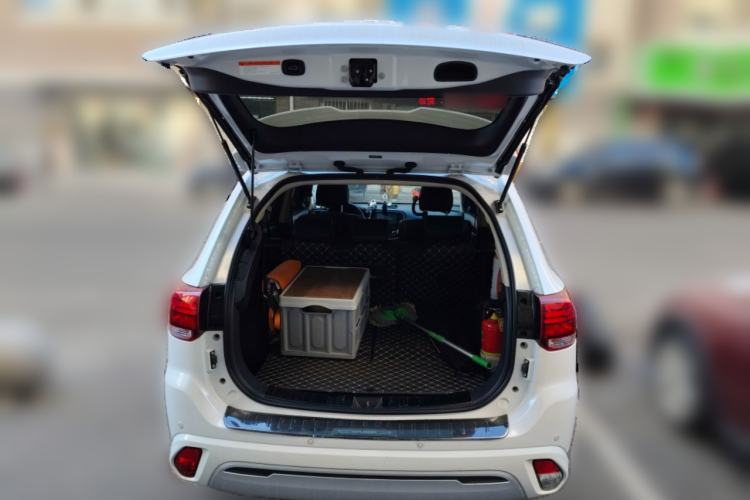 Used Mitsubishi Outlander 2021 2.4L 4x4 Zhi Xiang Edition 7 Seats
