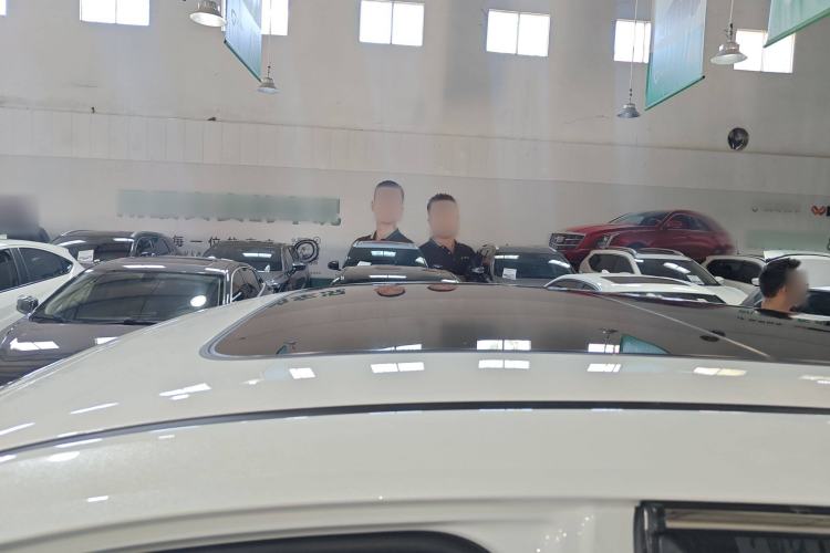 Used Changan UNI-K 2024 2.0T Two-Wheel Drive Global Edition
