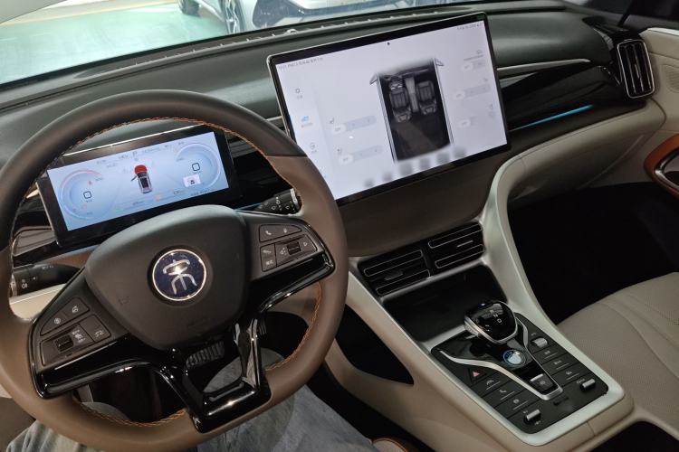 Used BYD Song Pro New Energy 2022 DM-i 110km Flagship Pro Model Center Console