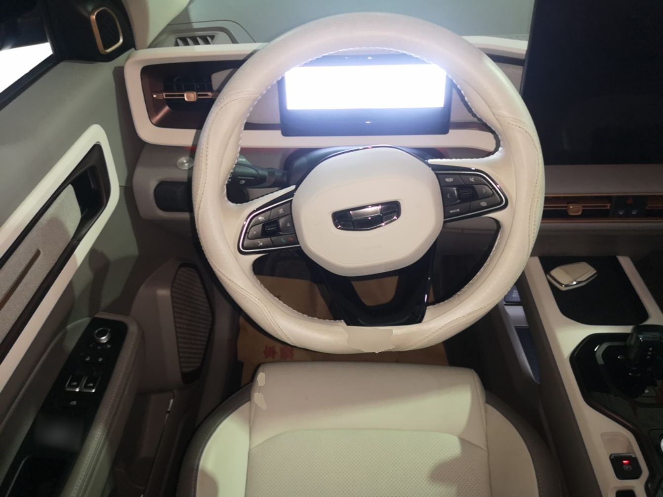 Geely Auto icon 2026 Model Chocolate 1.5TD Pure & Refined Edition — снимка 13