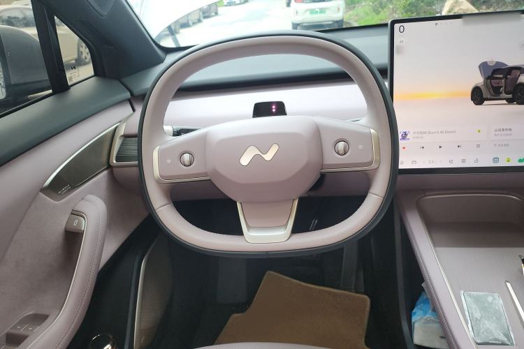 Used ONVO L60 2025 Model—60 kWh Rear-Wheel-Drive Version Steering Wheel