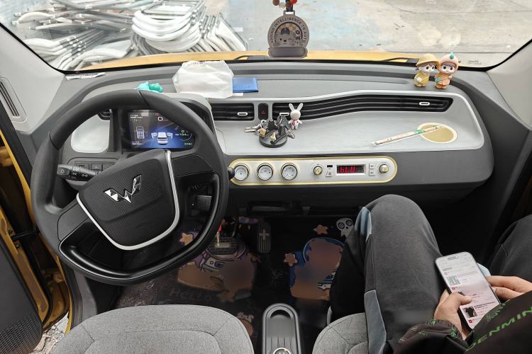 Used Wuling Hongguang MINIEV 2021 Macaron Premium Model – Lithium Iron Phosphate