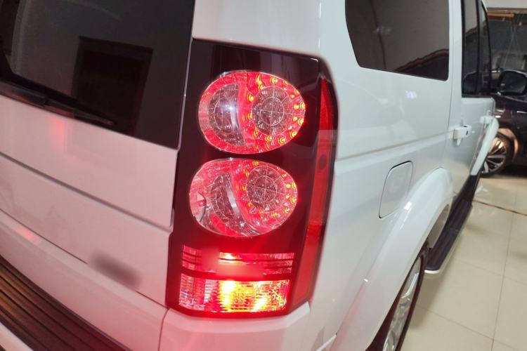 Used Land Rover Discovery 2015 3.0 SDV6 HSE Diesel Version Right Rear Taillight