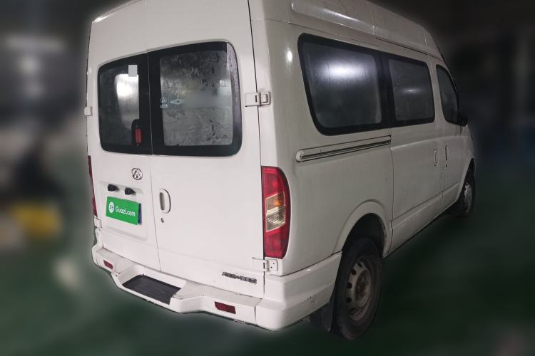Used SAIC MAXUS Xintu V80 2017 2.5T 5-Speed Manual Aoyuntong China IV Short Wheelbase Mid-Height 5/6/10-Seater Rear Right 45 Deg