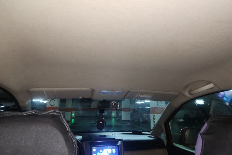 Used Venucia R50 2013 1.6L Automatic Fashion Edition Headliner