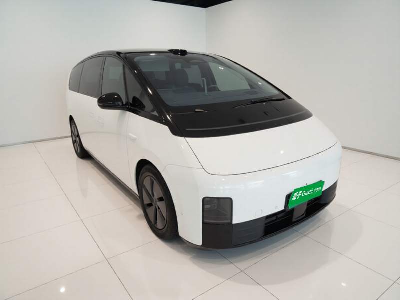Used Li Auto MEGA 2025 Home Family Special Edition — 3