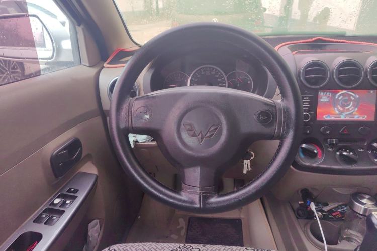 Used Wuling Hongguang 2010 1.4L Base Version
