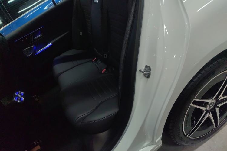 Used Mercedes-Benz C-Class 2024 Facelifted C-Class 260 L Night Edition Sports Version Left Rear Seat