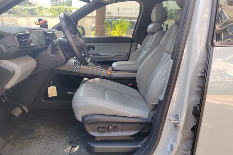 Used Nio ES8 2022 75 kWh Six-Seater Version Left Front Seat