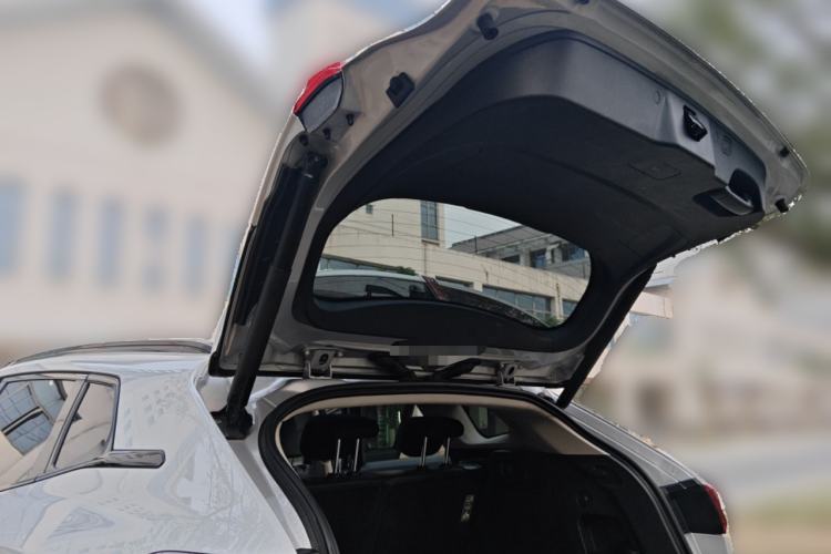 Used Wey VV7 2017 2.0T Ultra-Luxury Version Trunk