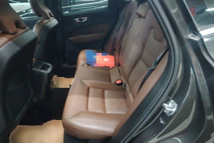 Used Volvo XC60 2022 B5 4x4 Zhiyi Luxury Edition
