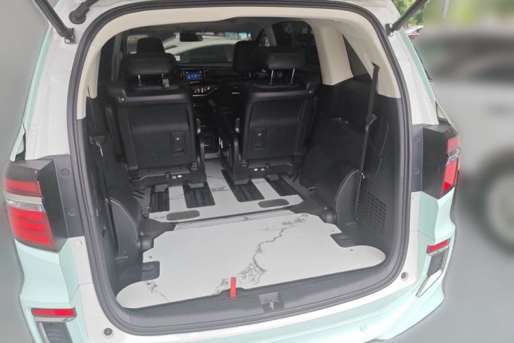 Used Honda Elysion 2019 2.0L Hybrid Luxury Edition Trunk