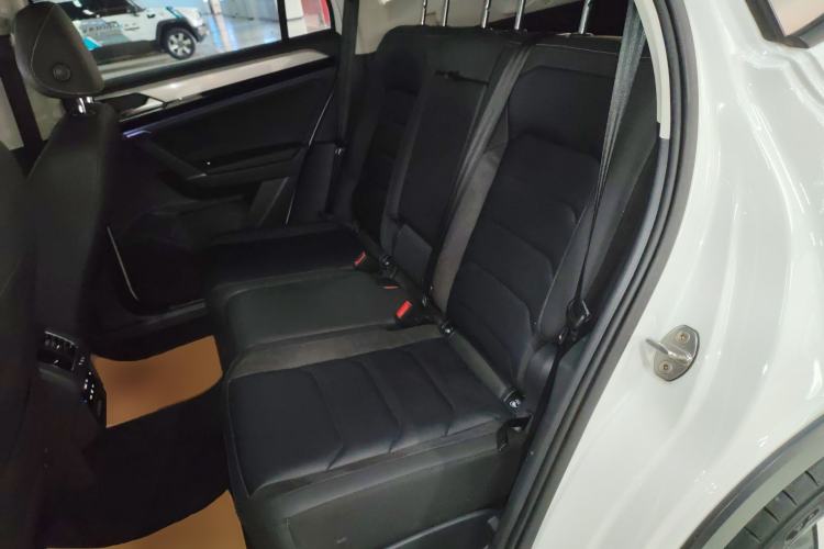 Used Volkswagen Tayron 2022 330TSI Two-Wheel Drive Luxury Smart Connectivity Version Left Rear Seat