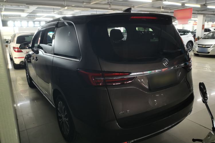 Used Buick GL8 2023 Facelifted Land Cruiser Executive Luxury Version