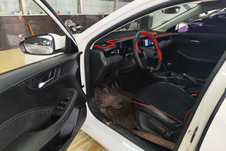 Used Roewe i5 2023 1.5L Manual Comfort Edition