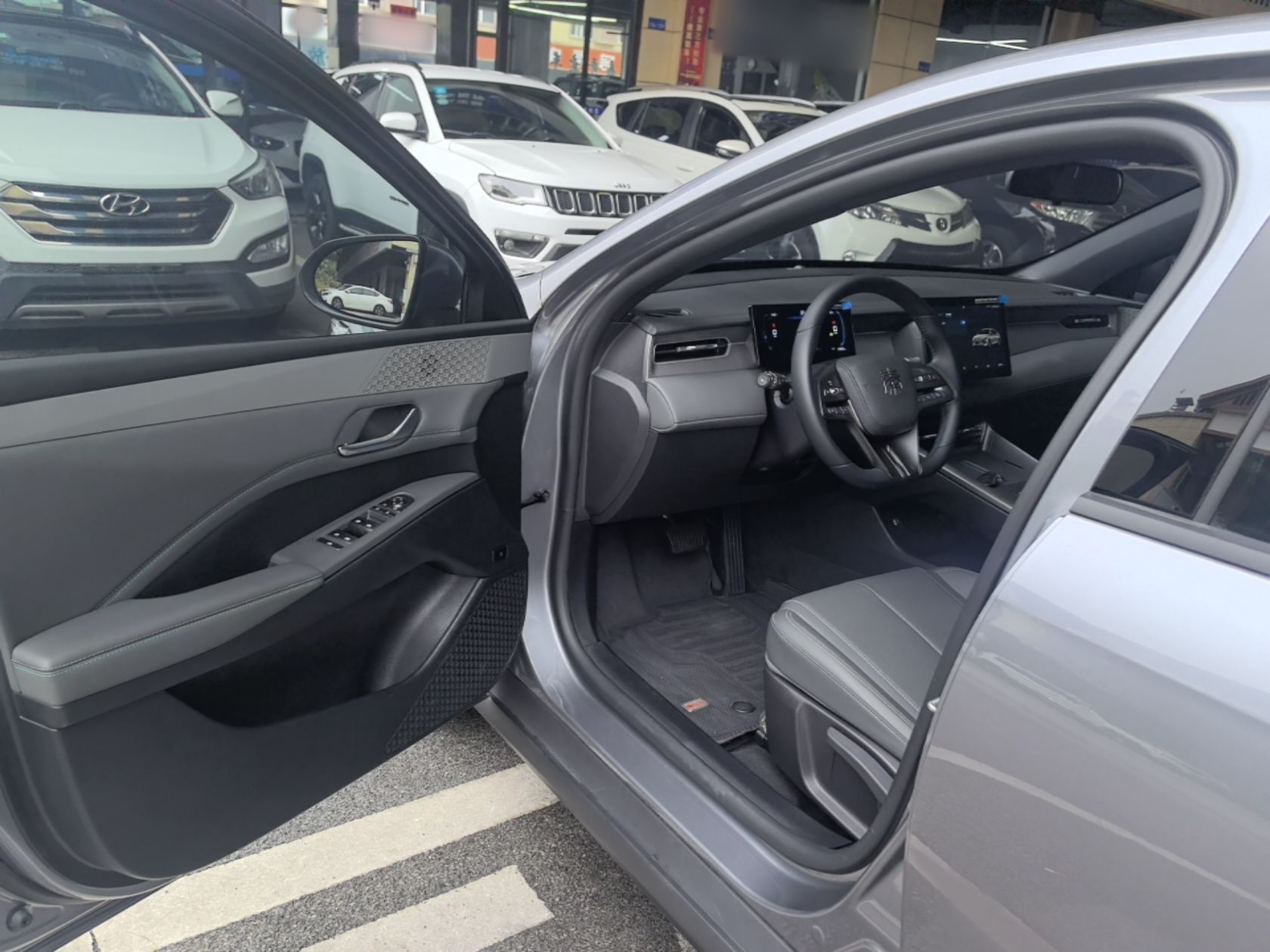 BYD Qin PLUS 2025 DM-i Smart Drive 55KM Leading Model — снимка 18