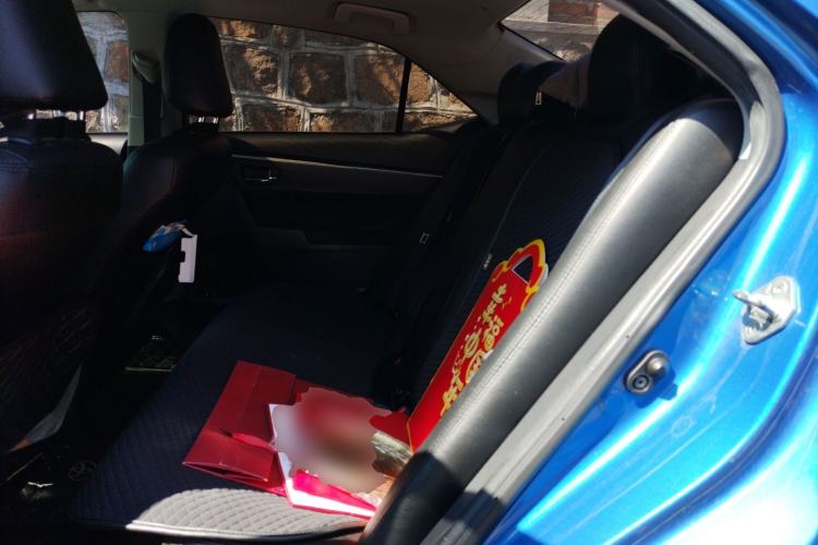 Used Toyota Levin 2016 Dual-Engine 1.8H GS E-CVT Elite Model with Sunroof Left Rear Seat