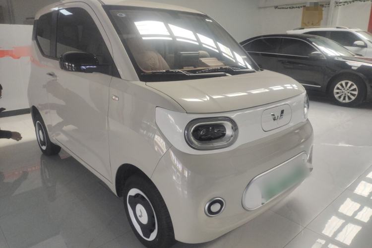 Used Wuling Hongguang MINIEV 2024 3rd Generation 215km Youth Edition Front Right 45 Deg