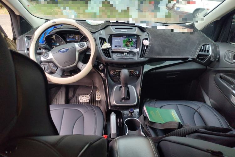 Used Ford Kuga 2013 2.0L GTDi Four-Wheel-Drive Sport Model Center Console