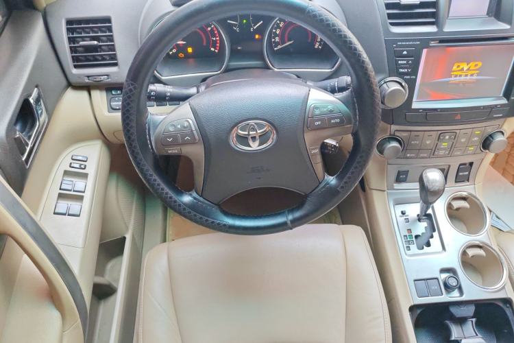 Used Toyota Highlander 2009 2.7L Two-Wheel Drive 7-Seater Luxury Edition Steering Wheel