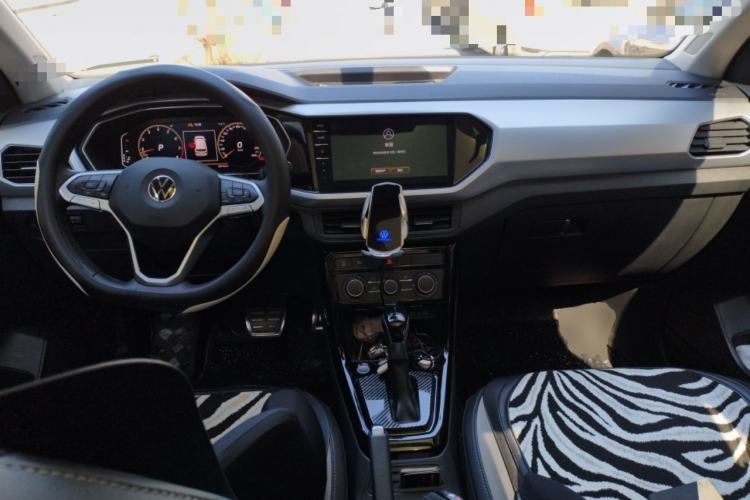 Used Volkswagen Tacqua 2020 280TSI DSG R-Line Center Console