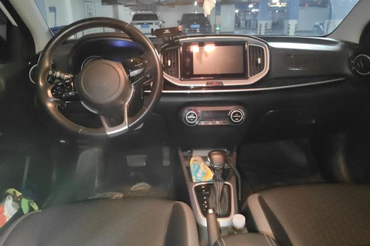 Used Kia kx1 Stonic 2019 1.4L Automatic Fun Edition China V Standard Center Console