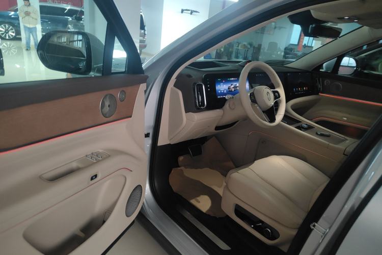 Used Hima AITO M9 2024 All-Electric Max Version 100 kWh 6-Seater
