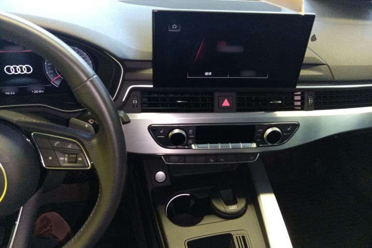 Used Audi A4L 2022 40 TFSI Luxury Dynamic Model Center Console