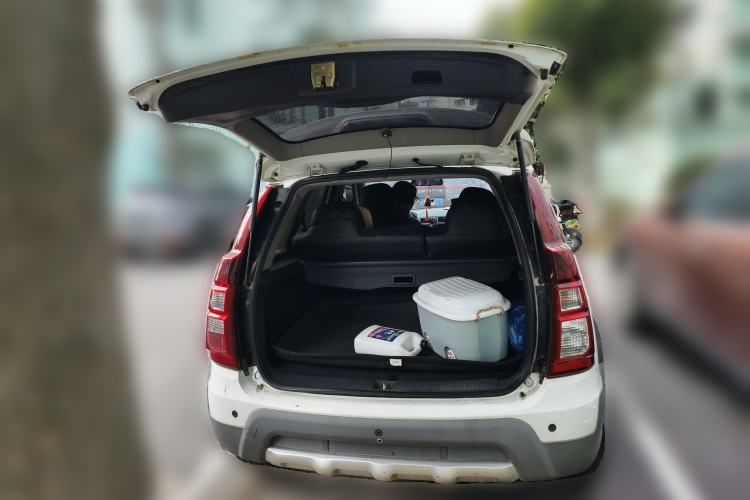 Used FORTHING Joyear X5 2013 1.6L Manual Luxury Model China IV Standard
