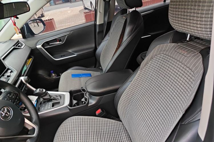 Used Toyota Wildlander 2022 2.0L CVT Four-Wheel Drive Luxury Edition Left Front Seat