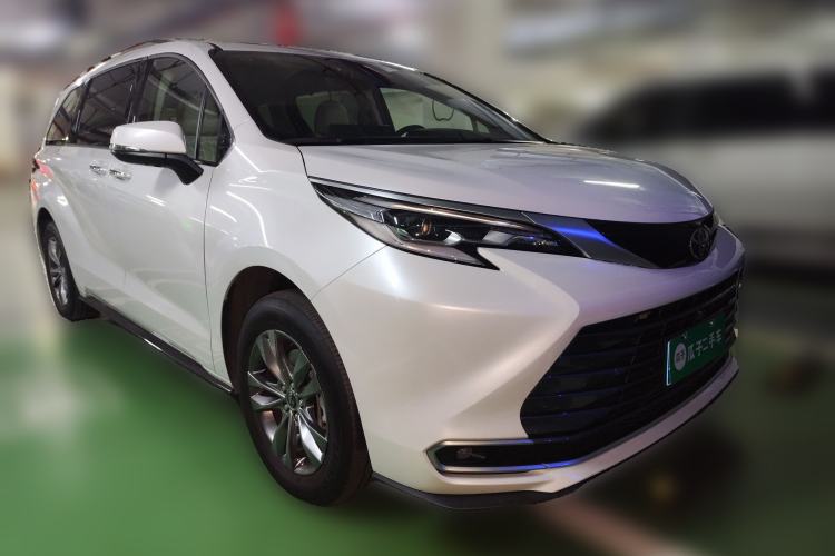 Used Toyota Sienna 2026 Model 2.5L Dual-Engine Four-Wheel-Drive Premium Edition