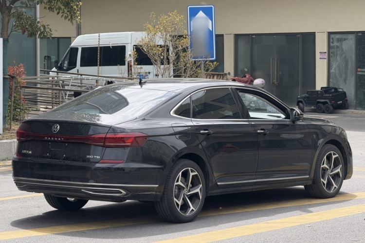 Used Volkswagen Passat 2025 Outstanding Model 380TSI Starry Dragon Edition
