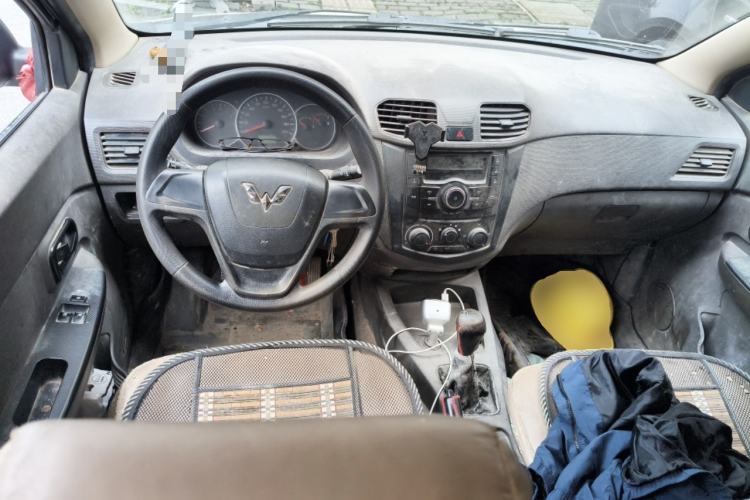 Used Wuling Hongguang 2018 1.5L Classic S Base Model Center Console